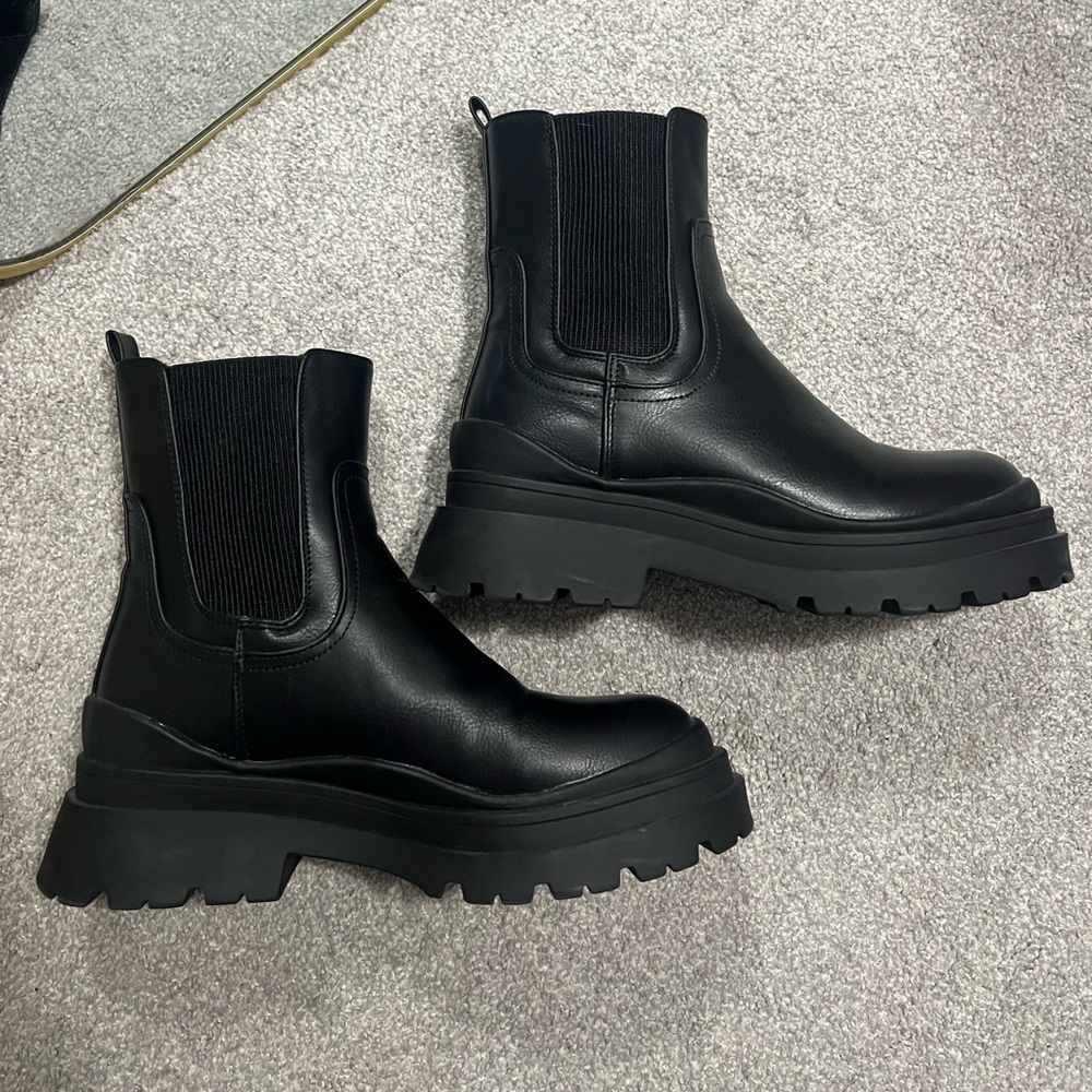 Sincerely Jules black Chelsea boots